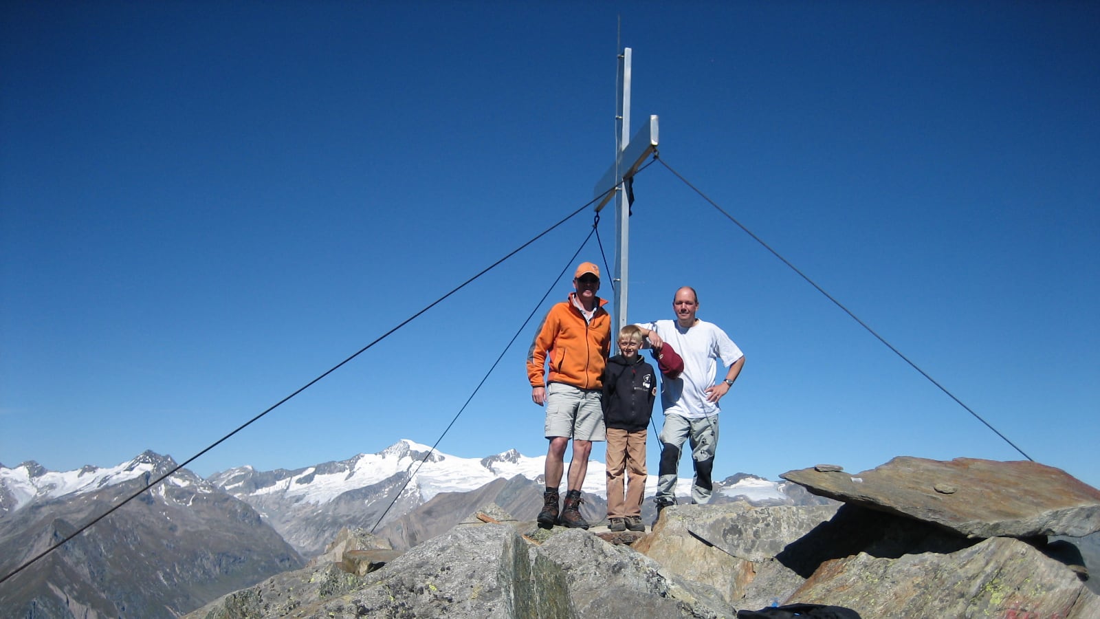 Beim Gipfelkreuz des Lasörling